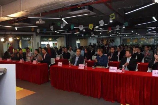 �Ϻ�Ӣ�Z���¿��g��ʽ�������������wʽ���IͶ�Y�c����