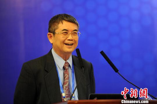 �D���_(t��i)�����x��W(xu��)ԭУ�L(zh��ng)�����ʽ��ڰl(f��)�����v�������� �z