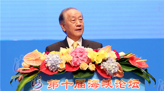 新黨主席郁慕明:只有不斷擴(kuò)大民間交流 兩岸才能心靈契合 “民間交流太重要了。”第十屆海峽論壇大會(huì)6日在廈門市舉行,新黨主席郁慕明出……