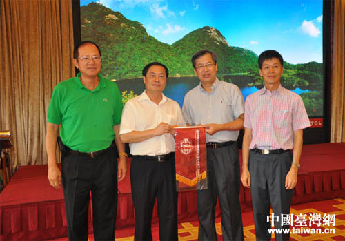 �������I(l��ng)��(d��o)�c�_(t��i)������ͨ��W(xu��)EMBA���L�F(tu��n)һ�в��ֳɆT��Ӱ����