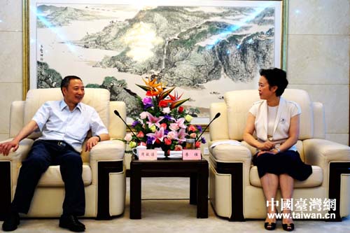 四川省臺辦主任周敏謙與資陽市委書記李佳交換工作意見 四川省臺辦主任周敏謙與資陽市委書記李佳交換工作意見