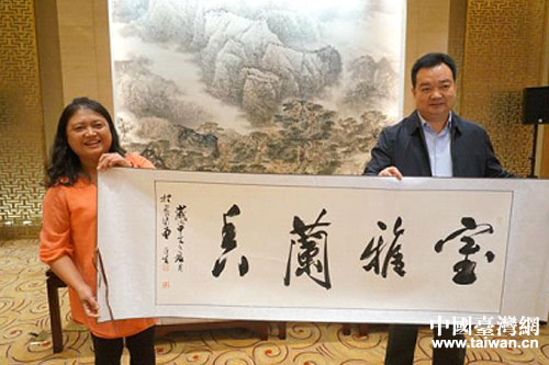 ����ʡί��ί�����(y��ng)��ί��(sh��)ӛ���������ң����_(t��i)����������^(q��)�l(f��)չ�f(xi��)��(hu��)��(zh��)���L(zh��ng)�����m����ٛ(z��ng)�����(y��ng)��(sh��)������Ʒ