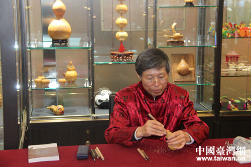 ���Ϻ��J��̂����ˬF��չʾ