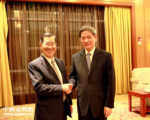 中共中央臺辦、國務院臺辦主任張志軍會見了臺灣兩岸共同市場基金會榮譽董事長蕭萬長 中共中央臺辦、國務院臺辦主任張志軍會見了臺灣兩岸共同市場基金會榮譽董事長蕭萬長