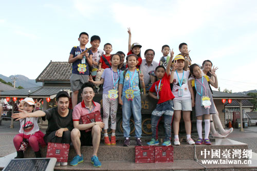 南投縣縣長林明溱看望杭州少兒文化交流團一行。 南投縣縣長林明溱看望杭州少兒文化交流團一行。