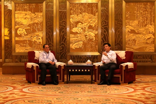 �Ĵ�ʡ��ʡ�L(zh��ng)���dƽ���ң���(hu��)Ҋ(ji��n)�_(t��i)���Ї�(gu��)���W(xu��)��(hu��)���u(y��)�����L(zh��ng)Ĳ�ڠNһ��