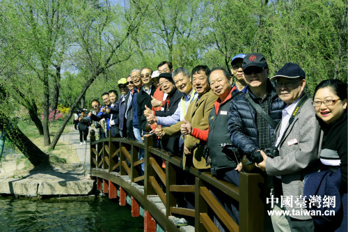 參訪團到承德避暑山莊參觀 參訪團到承德避暑山莊參觀