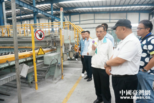 參觀生產車間 參觀生產車間