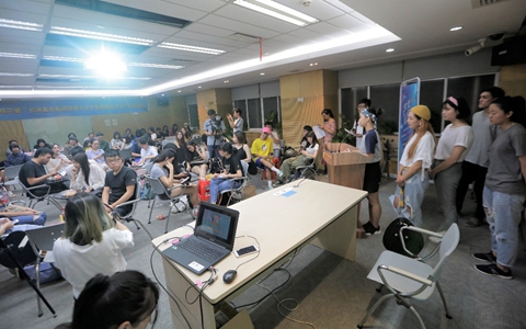 â��˽����ڶ�ſ���Ҹ��Lɳ֮�ҵ��ഺ��Ҋ�㡱��Ƭ��չʾ