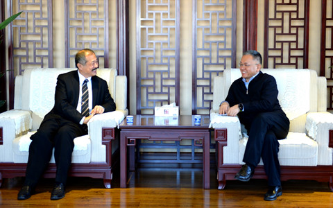 北省臺辦主任王立杰會見全國臺企聯常務副會長林易陞一行