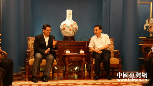 ��С��ʡ�L(zh��ng)����һ����(hu��)Ҋ(ji��n)���f(xi��)��(hu��)��(hu��)�L(zh��ng)ꐵ�㑣���һ��