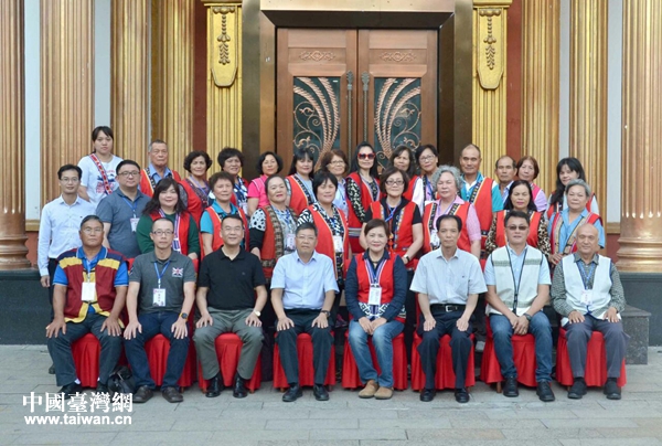 ��ɫ���I(l��ng)��(d��o)�c�_���S�I����F��Ӱ���