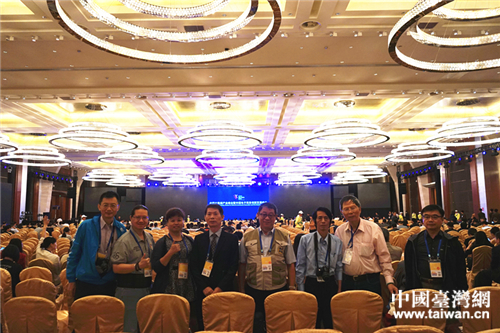 ����ý�w�F(tu��n)ӛ���ڡ���(sh��)����(hu��)���_Ļʽ�F(xi��n)��(ch��ng)