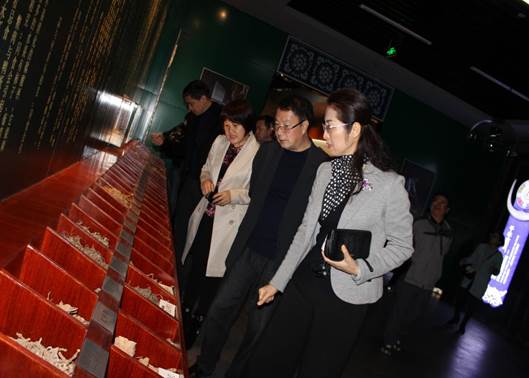 �f��: ��Ƭ 198