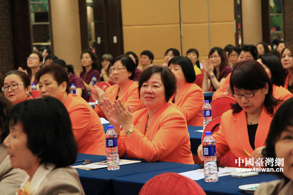 �����ú��{Փ�������{�DŮՓ��15���ڏB�T(m��n)�e��