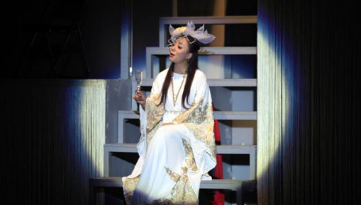 �_��������