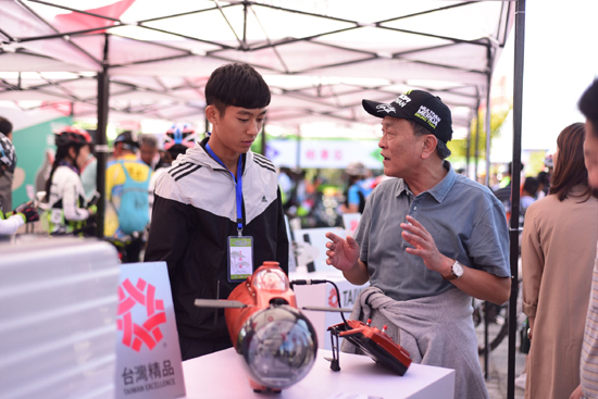 ܇���cǰ��������H1�����피���·����܇���Ɇ����ۯB�ı�yʽ�ܲ��C�������x�ҿ�UV�ġ��ï����ӡ������b��߀���ܜʴ_�ɜy�ķ�ӡ��A֪���L��Ѫ��Ӌ�����������͡����ṩ�o���t������c��������ġ��ɔyʽ�ă���ϵ�y�����׶�ȫ܇���ú��յȼ����p��̼�w�S���ۯB܇�ȵȣ��F��չƷ�լ��MĿ���·f������;��ɵ��OӋ��׌��ٝ�@���ѡ�