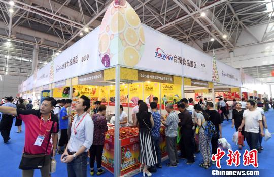 本屆“海交會”臺灣館人氣旺。 記者劉可耕 攝