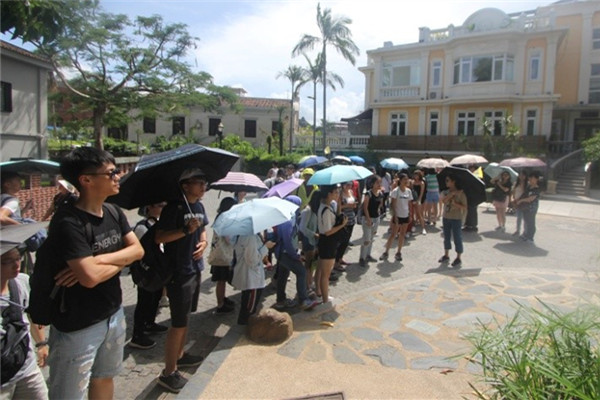 7月8日,廈門銀行組織臺灣實習生利用周末時間到廈門周邊參觀訪問