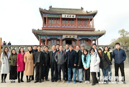 �_������ý�w�ӱ���ӛ�߈F�����µ�һ�P��Ӱ