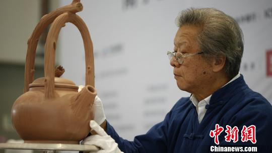 �_����Ҳ����״νM�F��չ�ό����H�販��