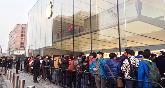 �������F(tu��n)�y���O(p��ng)������ꑶ���iPhone�̙C(j��)