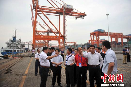 ꐵ�����_�̿���J�ݱ����ۅ^�����Yѩ�� �z