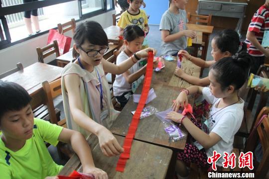 浙臺青年同吃同住做義工 敞開心扉促交流 浙臺青年同吃同住做義工 敞開心扉促交流