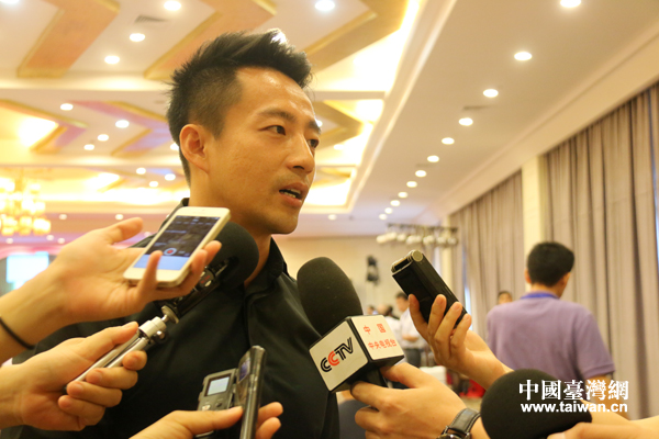 俏江南投資有限公司總裁汪小菲接受采訪,分享婚姻感悟,并期待“再當爹”。