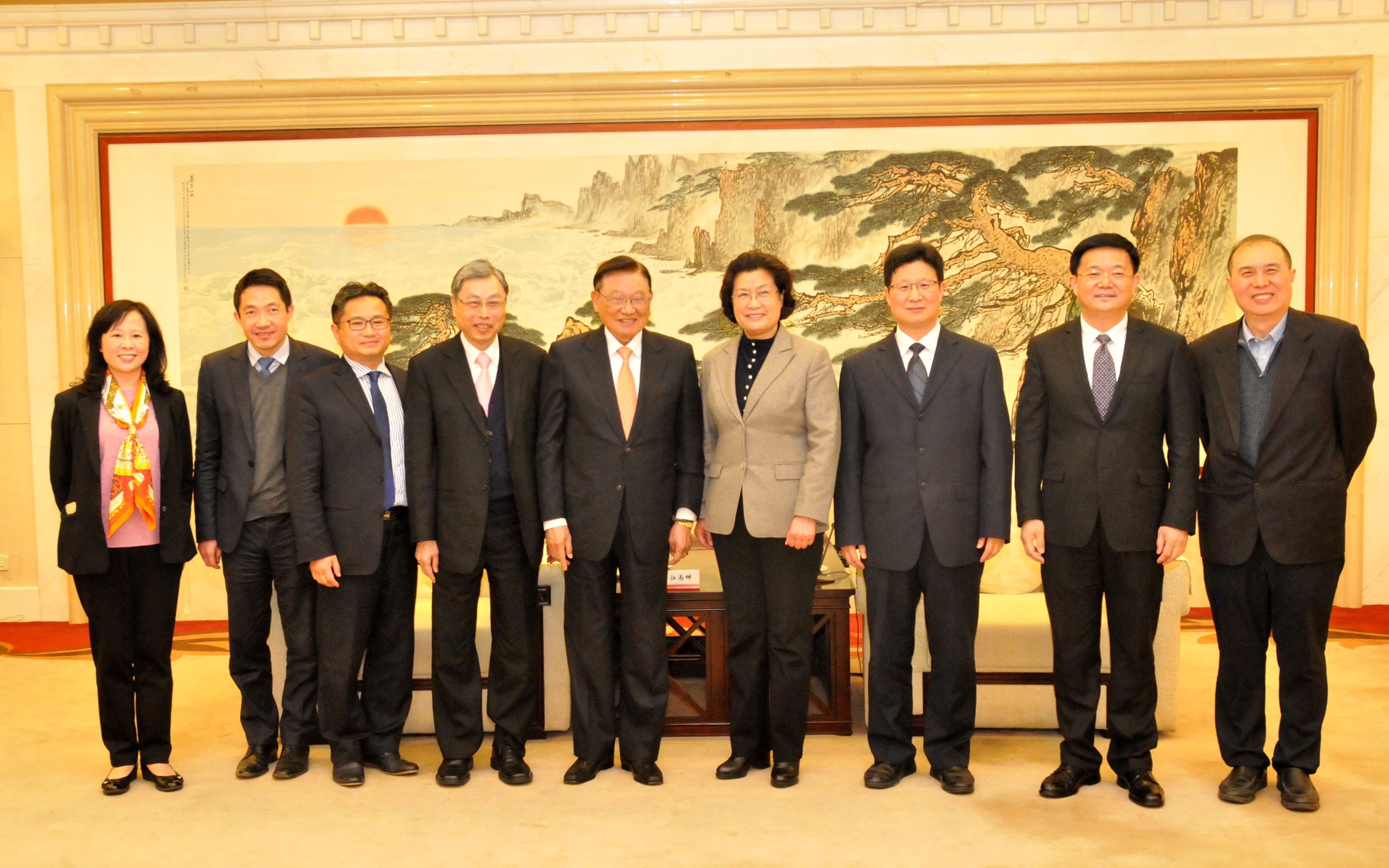 ɽ�|ʡί�I(l��ng)��(d��o)��Ҋ������һ��