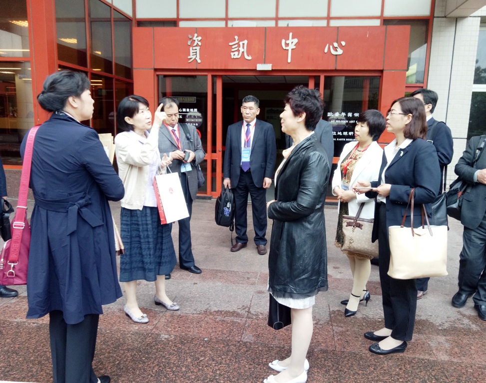 �D���B���_����Уͬ�l(f��)չ�������Ļ��zӰչ���Ļ���W(xu��)�_Ļ