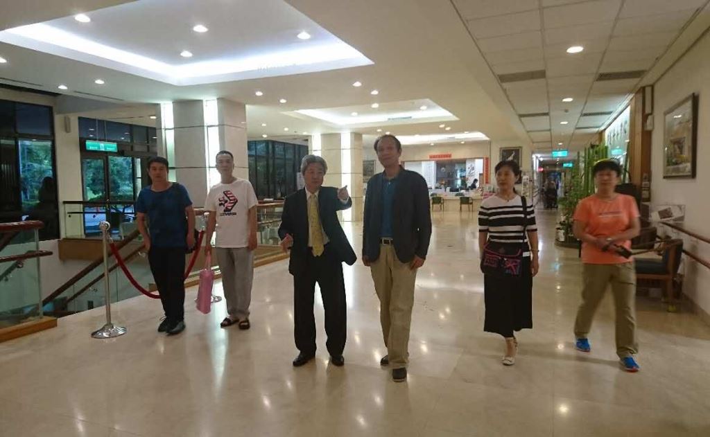 ɽ�|Ů�ӌWԺ�����F���_��У����ȡ�÷e�O�ɹ�