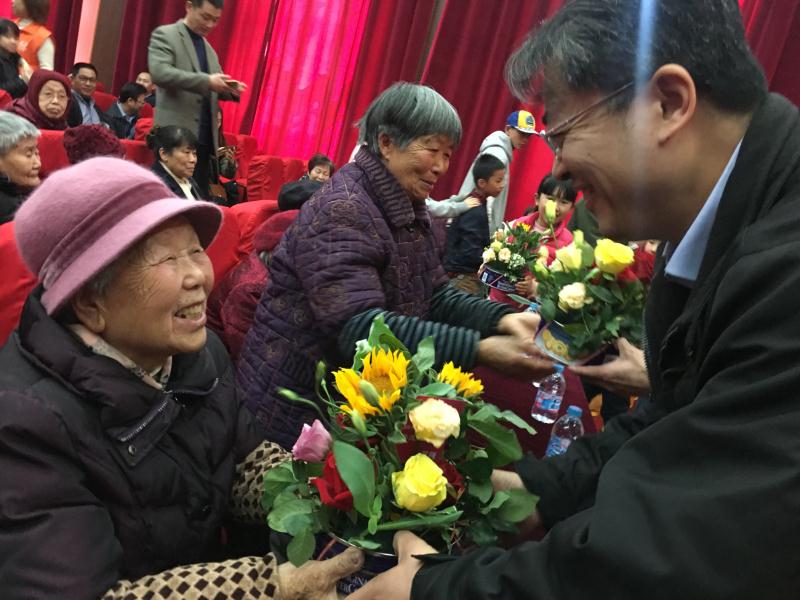 �Ϻ����_�f(xi��)�ι�ί�e�ЫI(xi��n)��ٛ�ﾴ�ϻ��