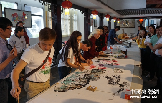 兩岸畫家共同揮毫 兩岸畫家共同揮毫