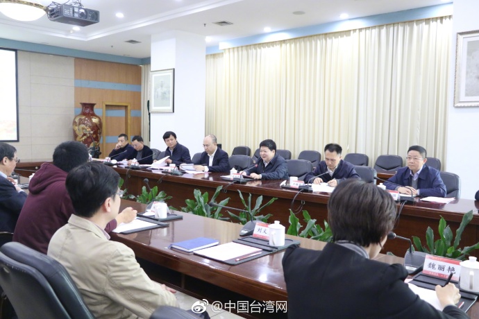 龍明彪看望廈大臺籍師生:融入大陸社會 不要把自己當外人 龍明彪看望廈大臺籍師生:融入大陸社會 不要把自己當外人