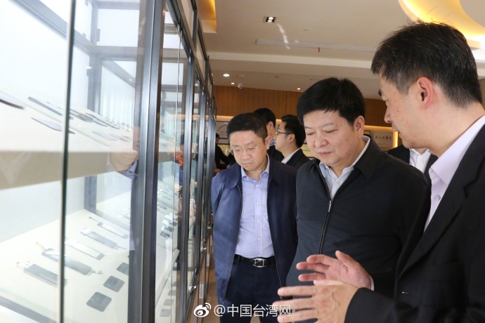 �������ڏB�T�{���_�����ꄓ�I��r ���������_��