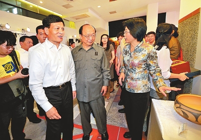 6��13�գ��������Ļ����u�С��_Ļʽ���_���Ѓ�ͯˇ�g�^�_Ļ