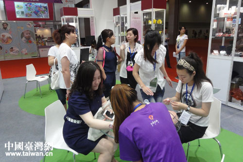 臺灣美妝業者首次亮相天津 試水大陸美麗市場