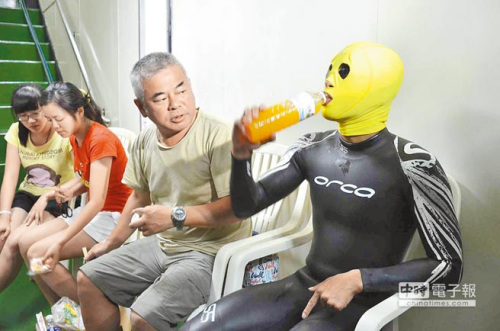   Ӿ���_�����{�x�֞��ֹˮĸ�������Ӱ���ˮǰ�������Ϸ�ˮĸ�������D�Ҟ��_���x�������