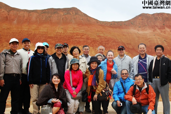 臺南市兩岸公共事務交流協(xié)會西部考察合影。