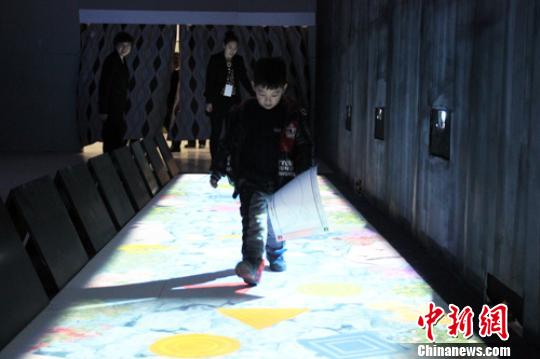 臺灣“3D太空奇幻世界特展”在河北定州首展 臺灣“3D太空奇幻世界特展”在河北定州首展