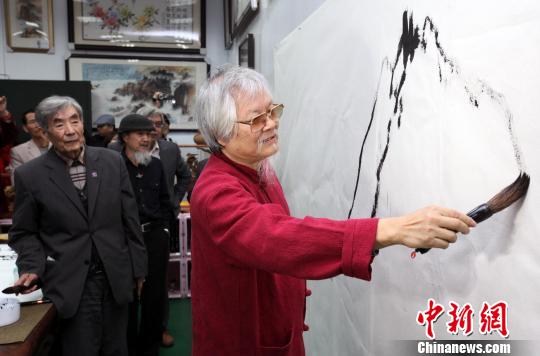 �ɰ�������(li��n)չ���_(t��i)���҈@�e�k