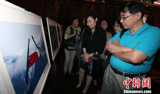 2015�����Ļ������ƽ���ӑ�����_���e�У��D��