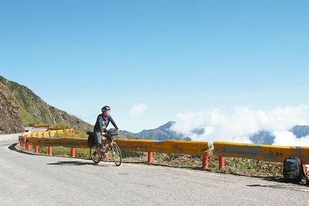聽蟲鳴嘗美食大陸游客單車環(huán)島愛上臺灣那一味