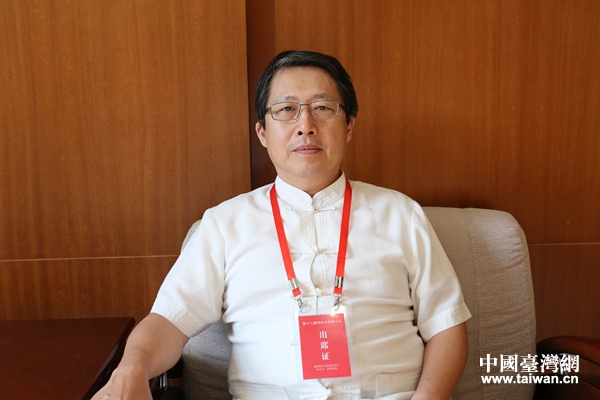 臺灣昆山科技大學國際學院院長丁仁方接受中國臺灣網專訪。(中國臺灣網 宣玲玲 攝)