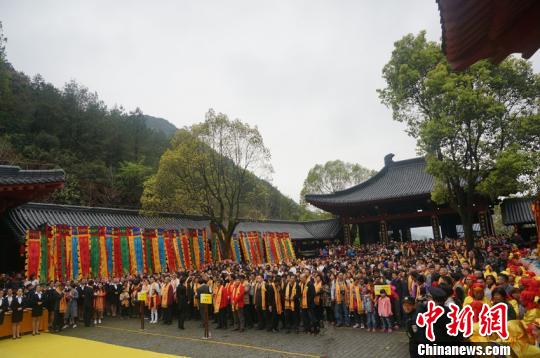 海峽兩岸共祭軒轅黃帝典禮在浙江縉云舉行 詹堅(jiān)宇 攝
