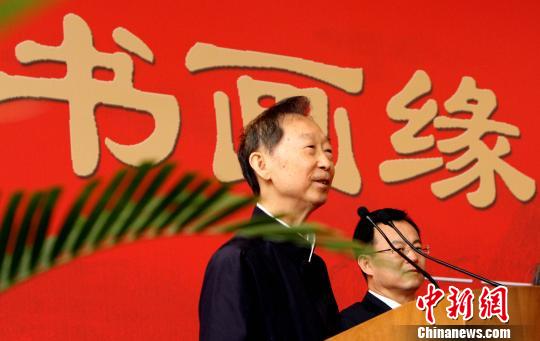 臺灣山水藝術學會理事長周澄致辭。 張道正 攝