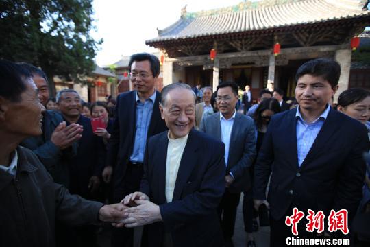 15�������h��ϯ��Ľ������ɽ��ʡ�x���и�ƽ�����r悼����׵����D����Ľ���ʹ������ֆ������������ �z