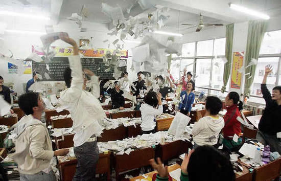 ��،WУ�߿�ǰ����˺����ǜp�� ����:�����޴�