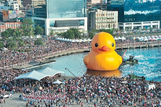 大黃鴨魅力或吸300萬人潮高雄涌10億商機(圖)